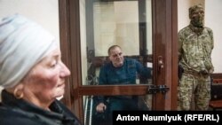 Qırımtatar faali Edem Bekirov Aqmescit mahkemesinde, arhiv fotoresimi