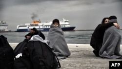 Эгей деңизи аркылуу Грецияга келип түшкөн мигранттар.  2-март, 2016-жыл