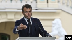 მაკრონი სიტყვით გამოდის „მსურველთა კოალიციის“ შეხვედრაზე. კიევი, 10 მაისი, 2025