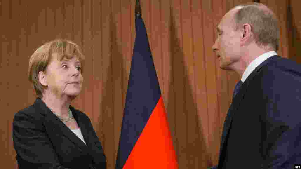 Normandia, 6 iunie 2014, aniversarea a 70 de ani de la Ziua Z. Președintele rus, Vladimir Putin, și cancelarul german de la acea vreme, Angela Merkel. Liderii Rusiei, Ucrainei, Germaniei și Franței s-au întâlnit neoficial, în încercarea de a rezolva problema războiului din regiunea ucraineană Donbas. Marele absent de la discuții - Statele Unite. În urma convorbirilor, în cursul acelui an a fost creat&nbsp;Protocolul de la Minsk.&nbsp;