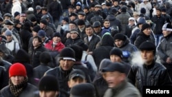 Эксперттер интеграциялык уюмдарга кирүүнүн максаттарынын бири мигранттардын шартын жакшыртуу экенин айтышат. 