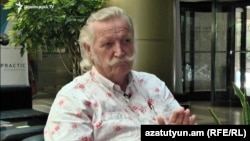 Стивен Ньютон