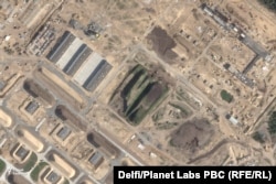 Изображение на Planet Labs от 13 август 2025 г. показва близък план на обектите в най-гоолямта зона от строежа.