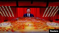 Кытайдын Коммунисттик партиясынын негизделгенинин 100 жылдыгына арналган шоу. Бээжин. 