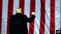 Дональд Трамп має покинути Вашингтон вранці 20 січня