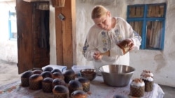 Pekara u Buči unatoč ratu radi i peče tradicionalne uskršnje kolače 