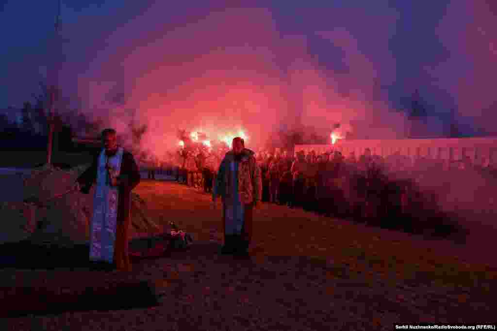 Прощання із військовим Артуром Вільчинським в Києві на Національному військовому меморіальному кладовищі, листопад 2025 року