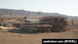 Gurluşyk meýdançasy, Türkmenbaşy (arhiw suraty) 