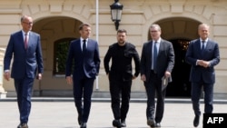 Liderii Germaniei, Franței, Ucrainei, Marii Britanii și Poloniei după întrevederea lor la Kiev, pe 10 mai, unde au avertizat Rusia cu „sancțiuni masive”, dacă nu acceptă un armistițiu pe 30 de zile în Ucraina.