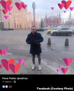 Один из заявителей на Смирнову, Реней Рейас Флейтас, предположительно пропал без вести на войне