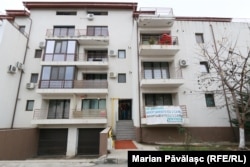 Peste 10.000 de locuințe au fost finalizate anul trecut numai în București. Valoarea lor de piață trece de 600 de milioane de euro. La această sumă, se mai adaugă 10.000 de locuințe din Ilfov, cu o valoare de minimum 300 de milioane de euro.