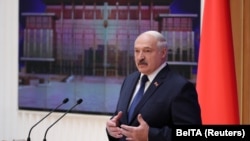 Բելառուսի նախագահ Ալեքսանդր Լուկաշենկոն ելույթ է ունենում նորընտիր խորհրդարանի և լիազորություններն ավարտած հեռացող պատգամավորների համատեղ նիստում, 5-ը դեկտեմբերի, 2019թ., Մինսկ