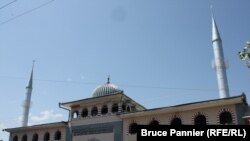 Кара-Суудагы мечиттердин бири.
