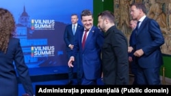 Президент Румынии Никусор Дан, президент Украины Зеленский, Марк Рютте (НАТО). Литва, Вильнюс, 2 июня 2025 года, саммит B9