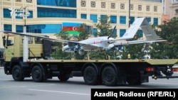 "Байрактар" Азербайжандын баш калаасы Бакудагы аскердик парадда, 8-декабрь 2020-жыл.
