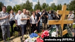 Акція пам’яті журналіста Павла Шеремета біля його могили. Мінськ, 20 липня 2017 року 