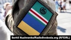 "Ичкери дийна ю!" аьлла, Киевеехь дIаяьхьначу акцихь. 2017-гIа шо, мархьокху-беттан 13-гIа.
