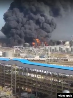 Новошахтинський НПЗ горів 5 діб (26 серпня 2025 року) після ударів українських БПЛА. Росія