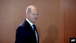 Cancelarul german, Olaf Scholz, a fost printre primii lideri care au avertizat SUA să nu vorbească cu rușii peste capul europenilor.