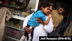 Гераттагы жолдо катылган мина жарылганда жараат алган кыз, 30-апрель 2021-жыл. 