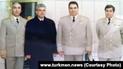 Türkmen režiminiň ozalky resmileri. Arhiw suraty