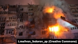 Орусиялык дрон тийген Запорожьедеги үй. Украина, 16-декабрь 2025-жыл