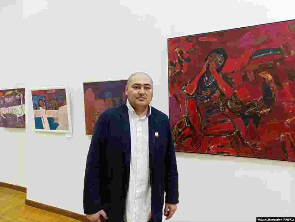 Сүрөтчү Сансыз Мирзираимов бул көргөзмөсүн мындан эки жыл мурун 40 жашка толгондо өткөрүүнү каалаган. Бирок көртирликке алаксып эмгектери даяр болгон эмес экен. Эми убакыт-сааты быйыл чыгып отурат. Мына ошондуктан да автор көргөзмөнү &ldquo;Убакыттын баасы&rdquo; деп атаган.