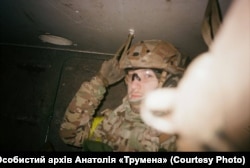 «Вони всі однакові, вони всі по-однаковому думають. І в цілому вони всі йдуть навіть не за Путіна або за Росію. Вони йдуть за гроші і все», – Анатолій «Трумен» про колишніх співвітчизників