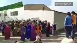 В Марыйское село впервые за полгода привезли масло