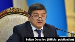 Акылбек Жапаров.