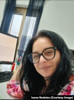 Ioana Nedelea locuiește la Milano cu soțul și cei doi copii. Toți își doresc să se întoarcă în România.