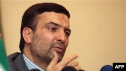 حسن کاظمی قمی برای اولین بار روز شنبه با پنج ایرانی که در ماه ژانویه توسط نیروهای آمریکایی در اربیل دستگیر شدند، دیدار کرد.