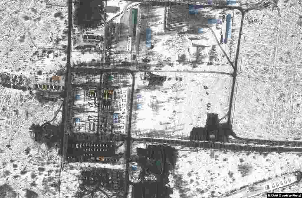 Një spital fushor dhe dislokim trupash në perëndim të Belgorodit, në Rusi, më 21 shkurt 2022. Maxar thotë se Rusia ka shtuar trupat dhe armatimin në zonat rurale, në jugperëndim të Belgorodit, më pak se 20 kilometra në veriperëndim të kufirit me Ukrainën. &nbsp;