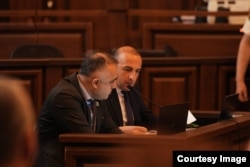 პროკურორები ვახტანგ ცალუღელაშვილი და ვაჟა თოდუა