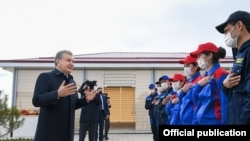 Шавкат Мирзиёев ал кезде аймактарды жигердүү кыдырып, эл менен жолугушуп жүрөт. 18-февраль, 2021