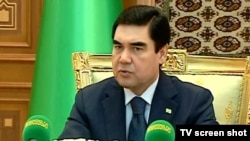 Prezident Gurbanguly Berdimuhamedow Ministrler Kabinetiniň mejlisinde, 7-nji oktýabr.