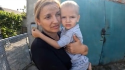 (Video) O piață a fost lovită de o dronă rusă în timp ce voluntarii evacuau localnicii