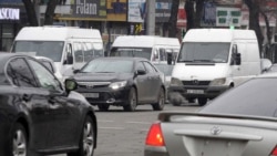 Эл үнү: Жолдон корккон окуучулар, үшүгөн бейтаптар