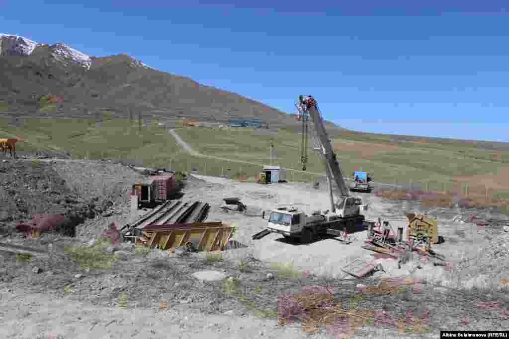 Жерүй&nbsp;алтындын запасы боюнча Кумтөрдөн кийинки экинчи&nbsp;орунда турат. Аны&nbsp;иштетүүгө уруксат берген&nbsp;лицензия 2015-жылы өткөрүлгөн&nbsp;аукциондо&nbsp;100 миллион долларга сатылган.&nbsp;