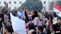 Хосни Мубарактын режимине каршы чыккан демонстранттар, Каир, 30-январь.