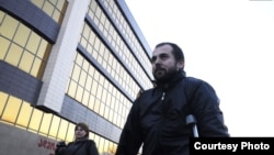 Имя Чатаева хорошо известно в Грузии. Он фигурировал в спецоперации в ущелье Лопота в августе 2012 года. Сначала сообщалось, что его задержали как участника вооруженной группы, но затем объявили его «переговорщиком» между силовиками и боевиками и отпустили