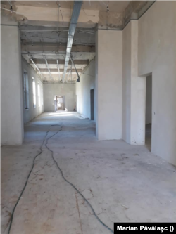 Amenajări interioare la centrul de recuperare din Aninoasa, lângă Târgoviște.