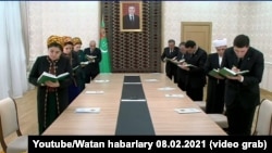 Встреча президента Туркменистана Гурбангулы Бердымухамедов по видеосвязи с членами правительства, 8 февраля, 2021. Бердымухамедова 8, 2021. Кадры государственного телевидения Туркменистана 