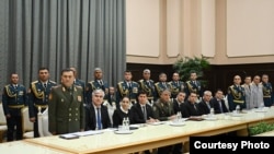 Акс аз ҷаласаи назди президент аз 2 май