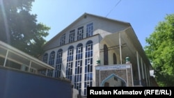 Арстанбап айылындагы мечит.