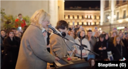 Уличное выступление группы "Стоптайм" в Санкт-Петербурге