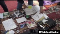 “Хизб ут-Тахрир” уюмуна мүчө адамдын үйүнөн табылган материалдар. 