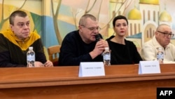 Уладзь Лабковіч, Віктар Бабарыка, Марыя Калесьнікава, Аляксандар Фядута. Украіна, 14 сьнежня 2025 году 