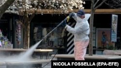 Дезинфекция на улиците в Падуа, Италия. Снимката е от 12 март 2020 г.