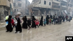 მშვიდობიანი მოსახლეობა ტოვებს ბრძოლის ეპიცენტრს. ალეპოს ბუსტან ალ-ყასრის რაიონი